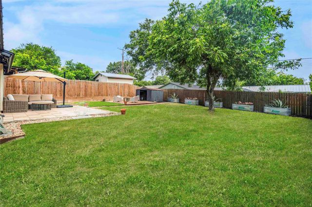 1102 Warrington DR, Austin, TX 78753