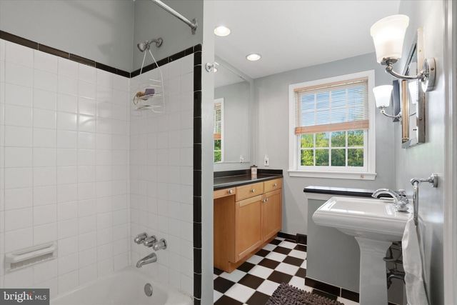 8643 MONTGOMERY, Wyndmoor, PA 19038