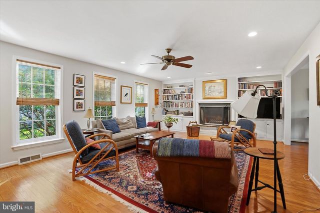 8643 MONTGOMERY, Wyndmoor, PA 19038