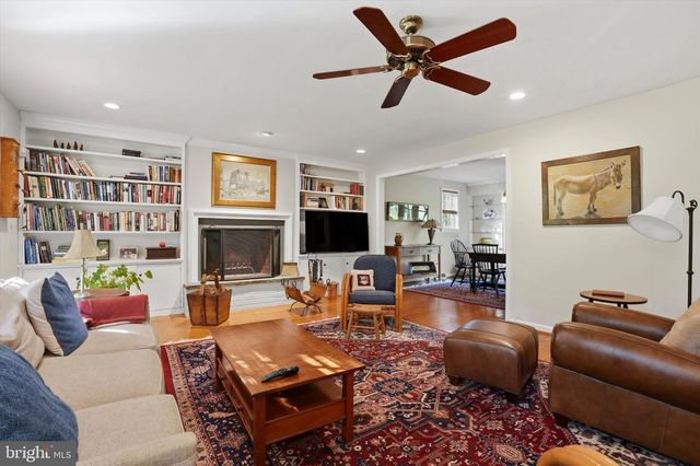 8643 MONTGOMERY, Wyndmoor, PA 19038