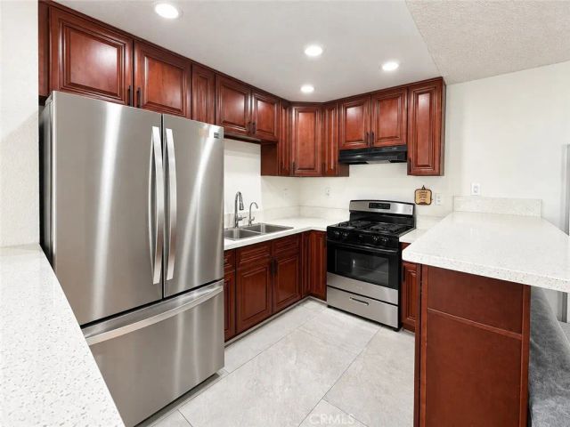 801 E Chestnut Street 2, Glendale, CA 91205