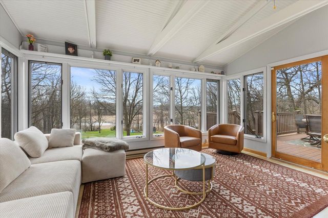 26041 Deer Ridge TRAIL, Waterford, WI 53185