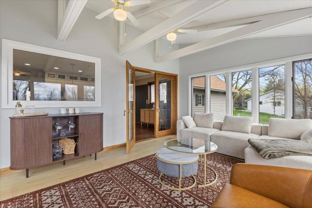 26041 Deer Ridge TRAIL, Waterford, WI 53185