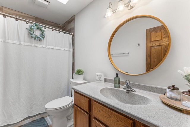 26041 Deer Ridge TRAIL, Waterford, WI 53185