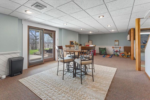26041 Deer Ridge TRAIL, Waterford, WI 53185