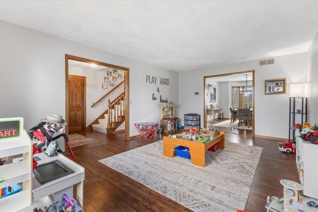 26041 Deer Ridge TRAIL, Waterford, WI 53185