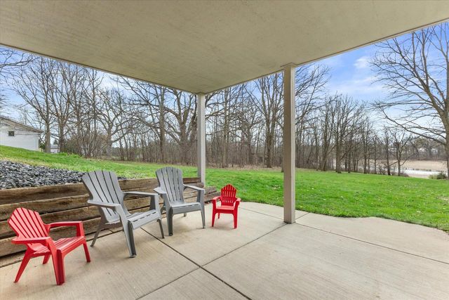 26041 Deer Ridge TRAIL, Waterford, WI 53185