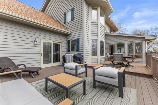 26041 Deer Ridge TRAIL, Waterford, WI 53185