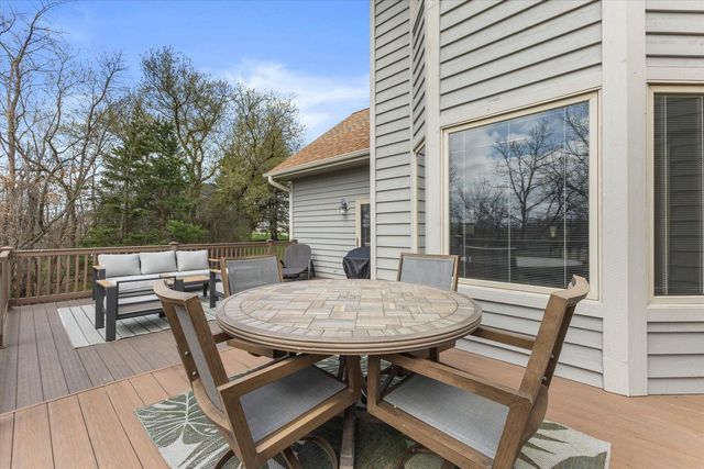 26041 Deer Ridge TRAIL, Waterford, WI 53185