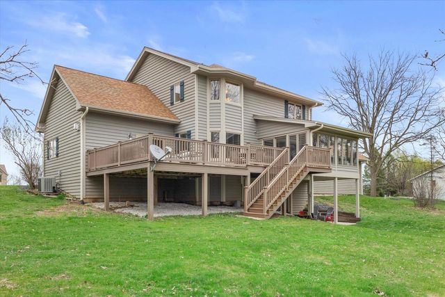 26041 Deer Ridge TRAIL, Waterford, WI 53185