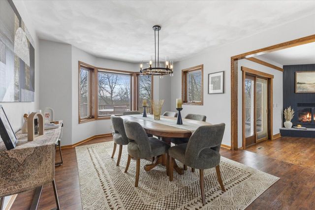 26041 Deer Ridge TRAIL, Waterford, WI 53185