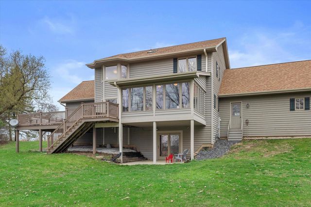 26041 Deer Ridge TRAIL, Waterford, WI 53185