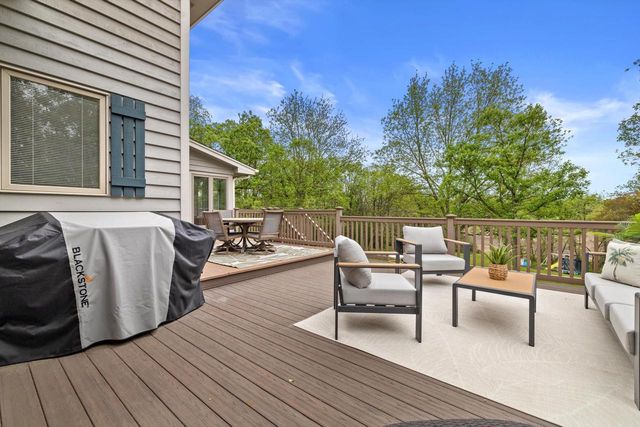26041 Deer Ridge TRAIL, Waterford, WI 53185
