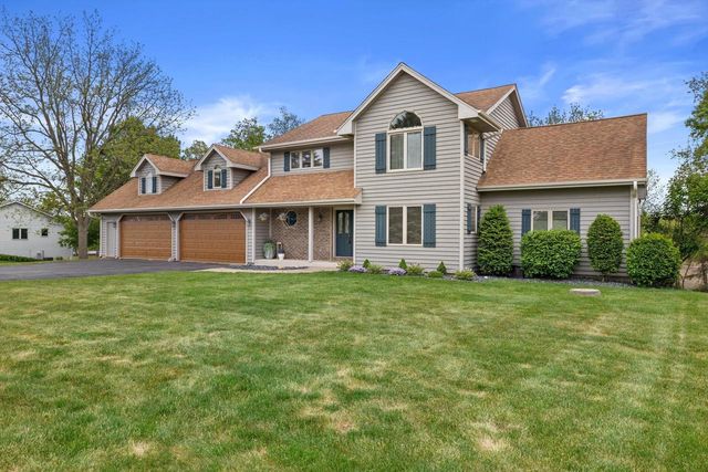26041 Deer Ridge TRAIL, Waterford, WI 53185