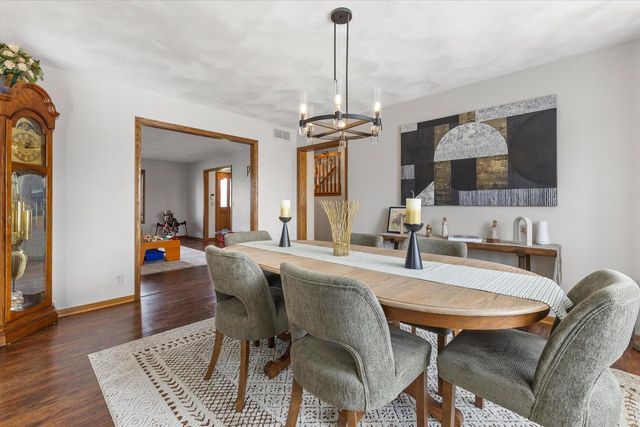 26041 Deer Ridge TRAIL, Waterford, WI 53185