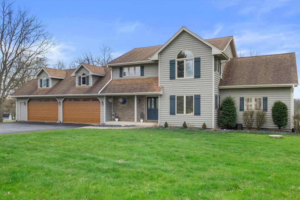26041 Deer Ridge TRAIL, Waterford, WI 53185