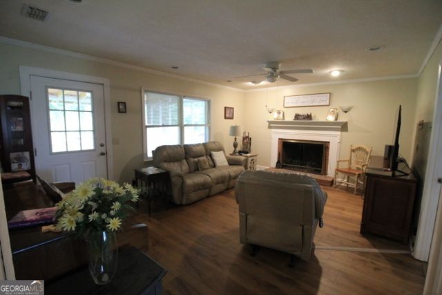 164 W Myra Street, Alma, GA 31510
