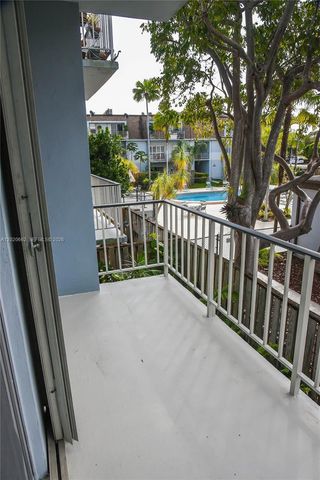 9611 SW 77th Ave 206A, Miami, FL 33156