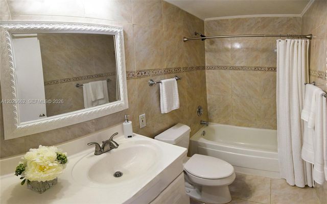 9611 SW 77th Ave 206A, Miami, FL 33156
