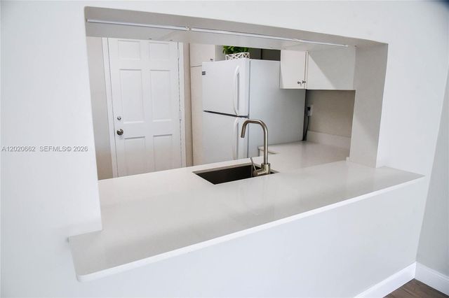 9611 SW 77th Ave 206A, Miami, FL 33156