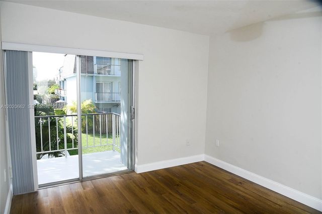 9611 SW 77th Ave 206A, Miami, FL 33156
