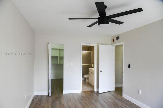 9611 SW 77th Ave 206A, Miami, FL 33156