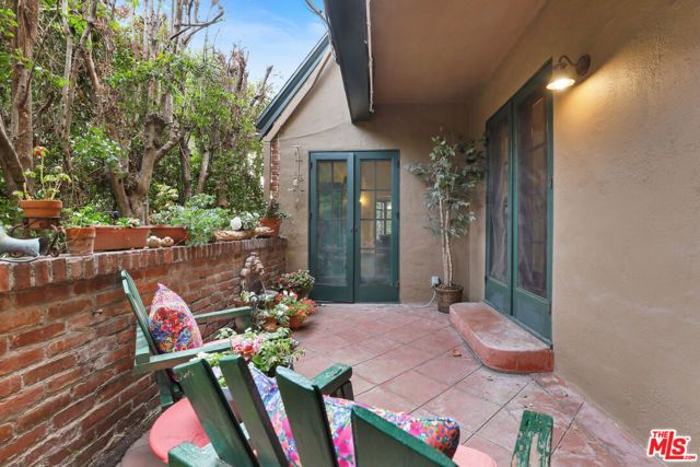 1242 N Isabel Street, Glendale, CA 91207