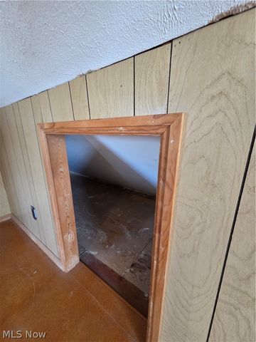 5933 Decker Road, North Olmsted, OH 44070