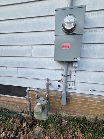 5933 Decker Road, North Olmsted, OH 44070