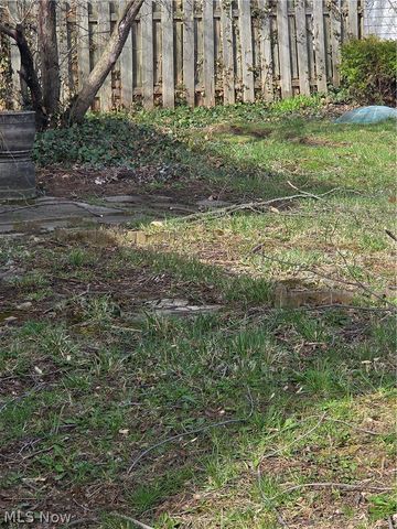 5933 Decker Road, North Olmsted, OH 44070