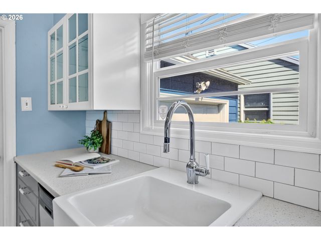3535 Se 74TH Ave, Portland, OR 97206
