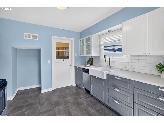 3535 Se 74TH Ave, Portland, OR 97206