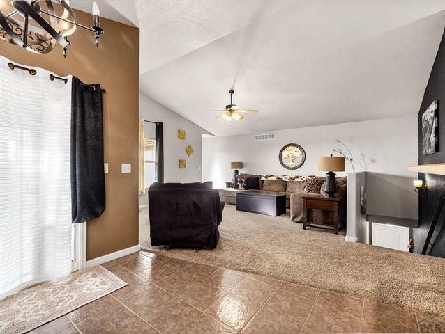 1140 W Shenandoah Dr, Pueblo West, CO 81007