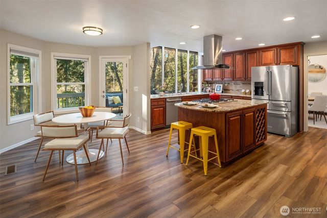 3233 241st Avenue SE, Sammamish, WA 98029