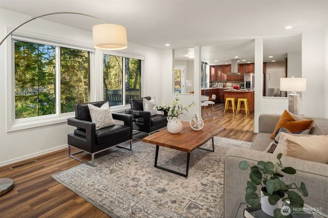 3233 241st Avenue SE, Sammamish, WA 98029