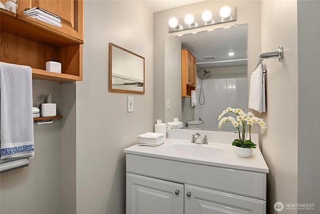 3233 241st Avenue SE, Sammamish, WA 98029