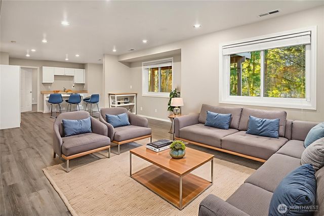 3233 241st Avenue SE, Sammamish, WA 98029