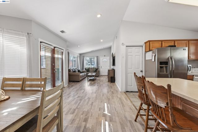 1723 Emeric Ave, San Pablo, CA 94806