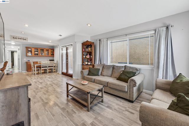 1723 Emeric Ave, San Pablo, CA 94806