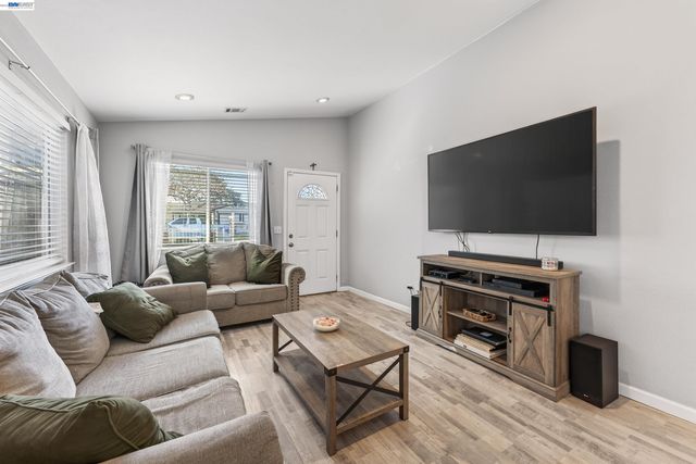 1723 Emeric Ave, San Pablo, CA 94806