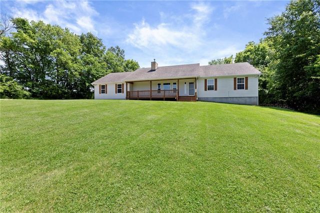2925 Lowman Road, Smithville, MO 64089
