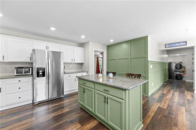 2925 Lowman Road, Smithville, MO 64089