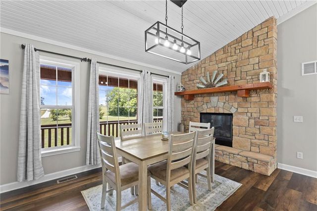 2925 Lowman Road, Smithville, MO 64089