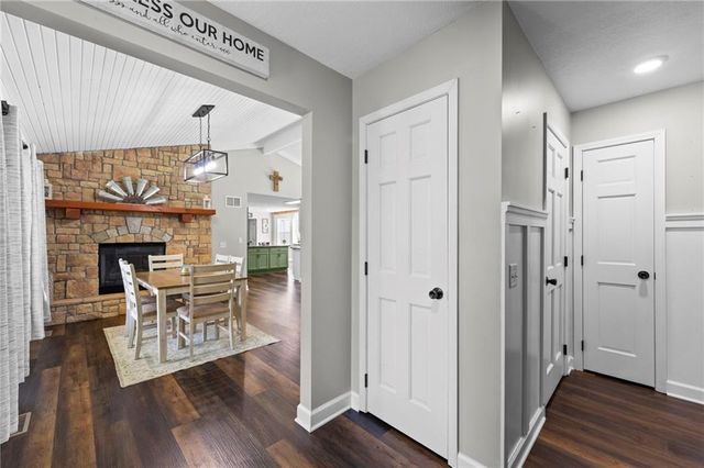 2925 Lowman Road, Smithville, MO 64089
