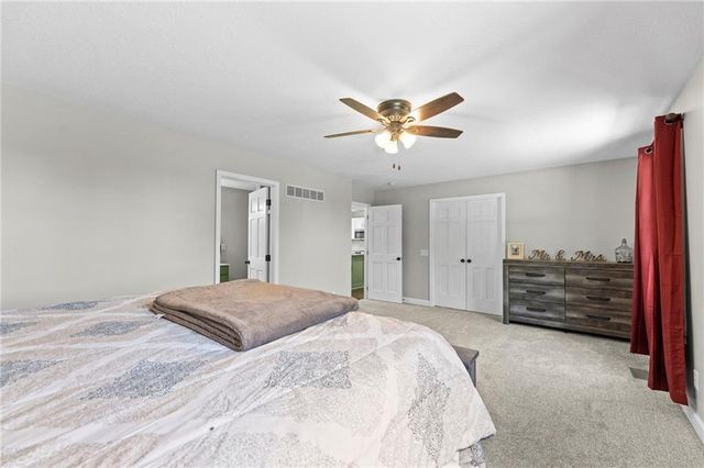 2925 Lowman Road, Smithville, MO 64089