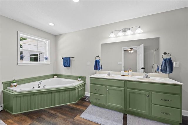 2925 Lowman Road, Smithville, MO 64089
