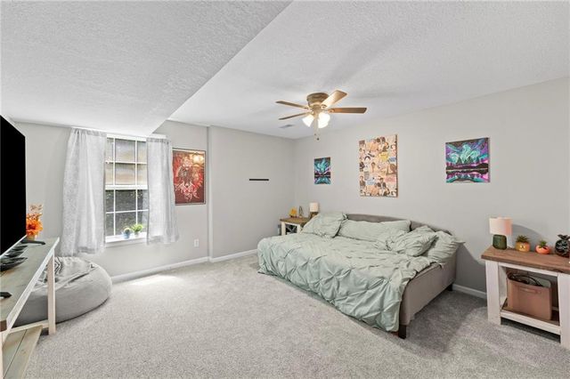 2925 Lowman Road, Smithville, MO 64089