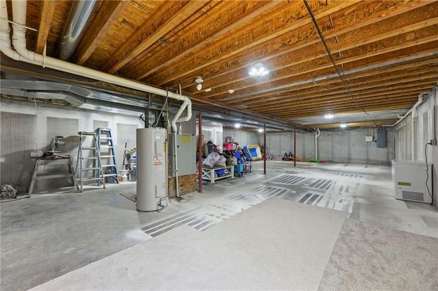 2925 Lowman Road, Smithville, MO 64089