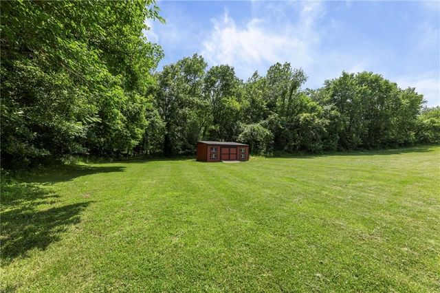 2925 Lowman Road, Smithville, MO 64089
