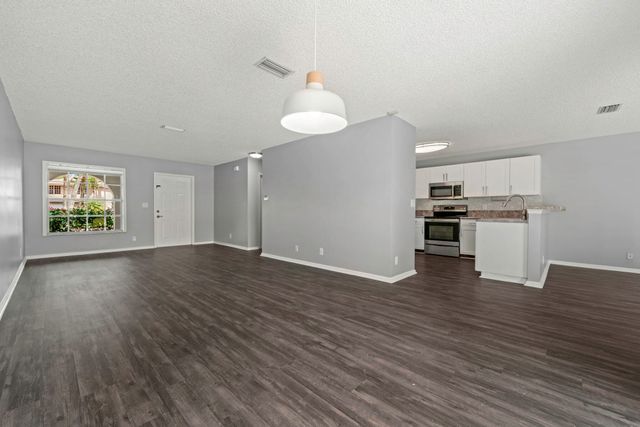 3464 Commodore Court, West Palm Beach, FL 33411